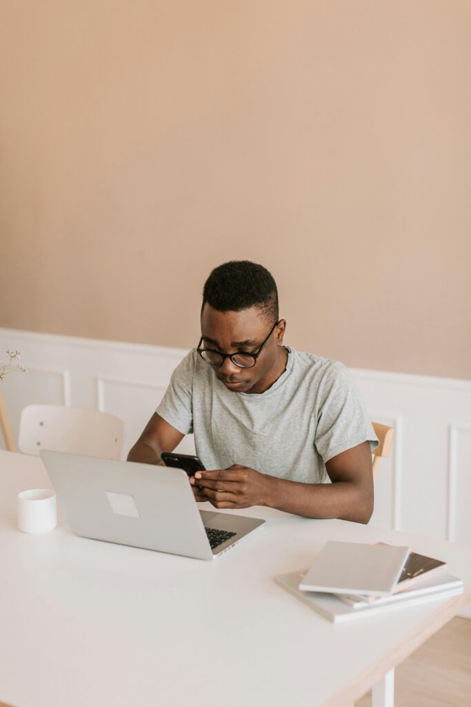 Software Online pexels vlada karpovich 4939633